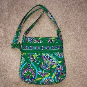 VERA BRADLEY CROSS BODY BAG